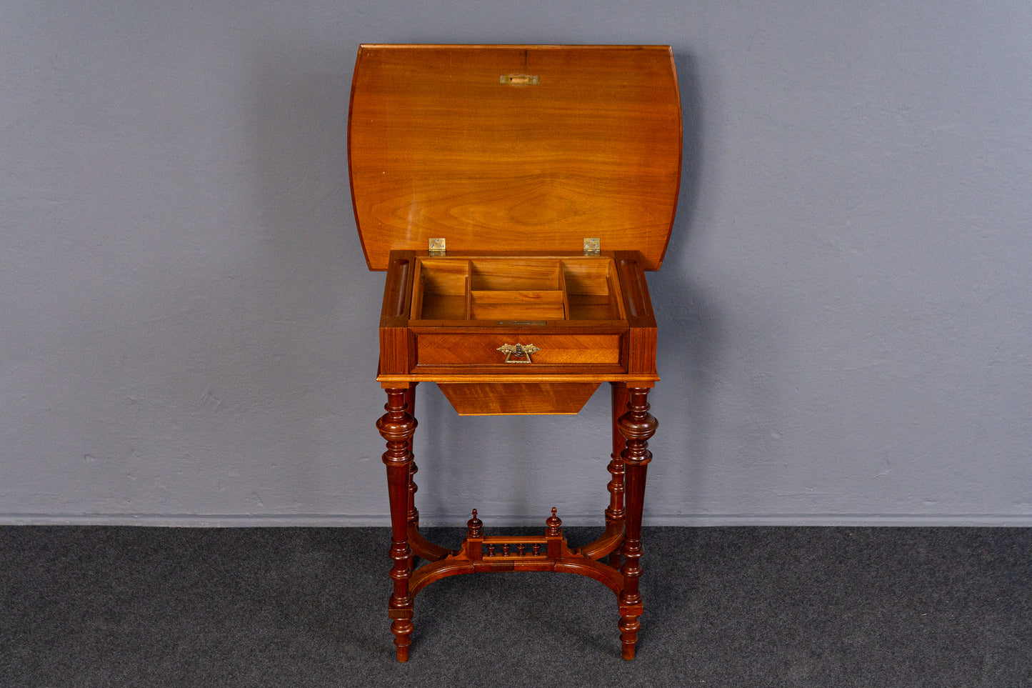 restaurierter Nähtisch Antik Tisch Kommode Schrank Alt MÖBLINGER 2410_2804