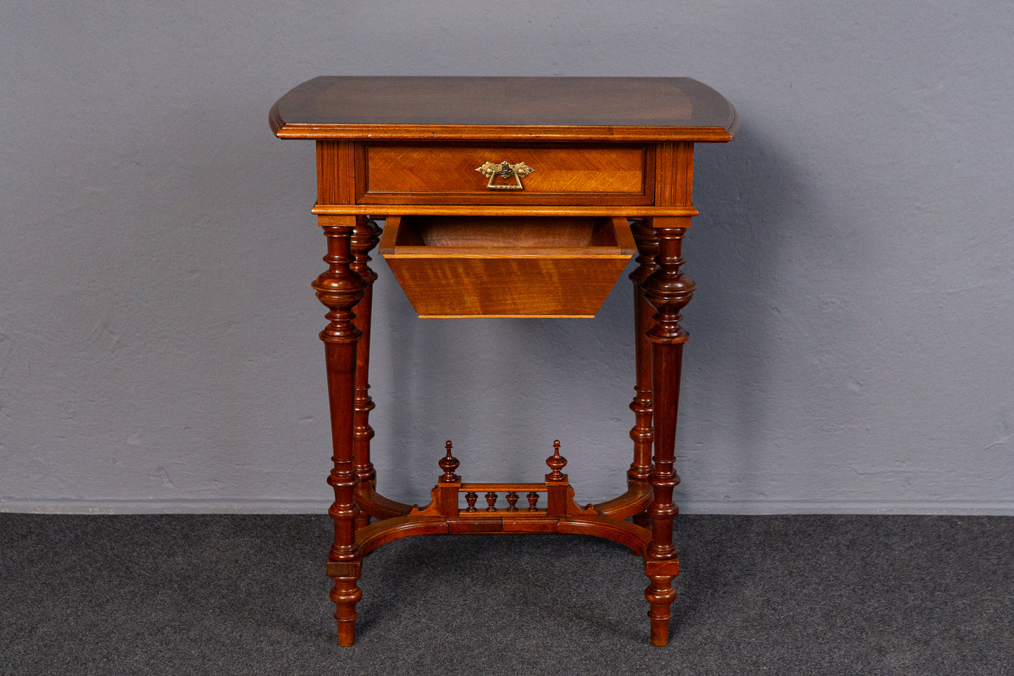 restaurierter Nähtisch Antik Tisch Kommode Schrank Alt MÖBLINGER 2410_2804