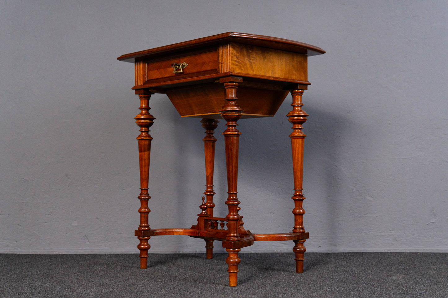 restaurierter Nähtisch Antik Tisch Kommode Schrank Alt MÖBLINGER 2410_2804