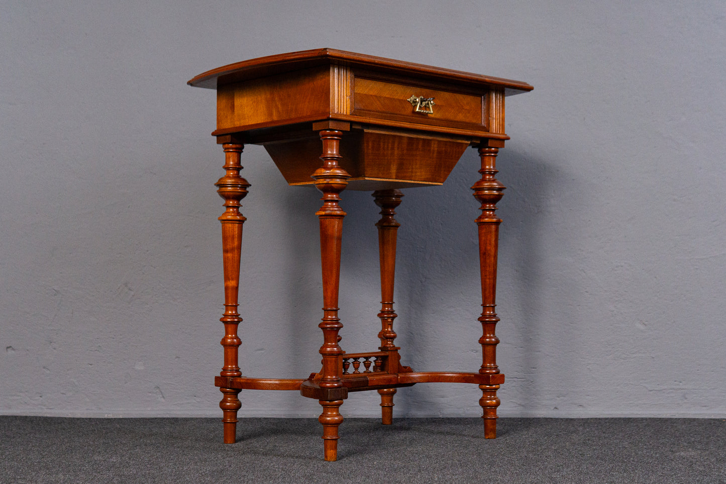 restaurierter Nähtisch Antik Tisch Kommode Schrank Alt MÖBLINGER 2410_2804