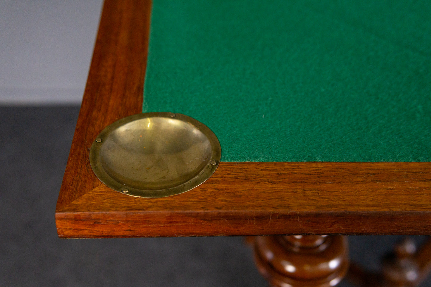 Gründerzeit Spieltisch Tisch Beistelltisch Table Antik MÖBLINGER 2411_0703