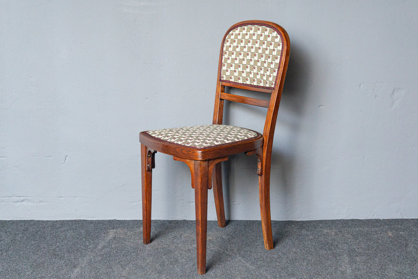 Schöner Jugendstil Stuhl, Anfang des 20.Jahrhunderts - J.&J. Kohn Nr. 715 Entwurf Gustav Siegel Wien Thonet Tisch Stuhl