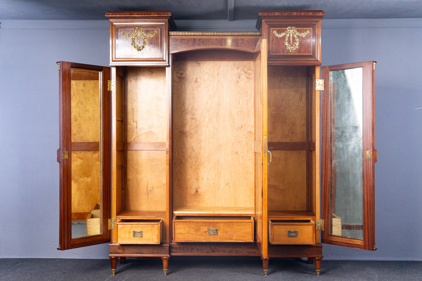 großer Neo Empire Schrank Regal Kommode Garderobe Antik MÖBLINGER 2411_1801