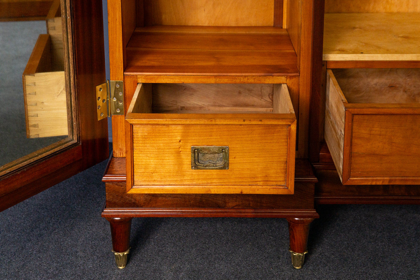 großer Neo Empire Schrank Regal Kommode Garderobe Antik MÖBLINGER 2411_1801