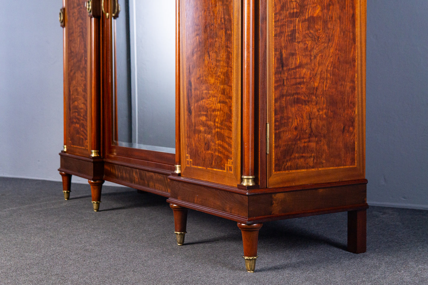 großer Neo Empire Schrank Regal Kommode Garderobe Antik MÖBLINGER 2411_1801