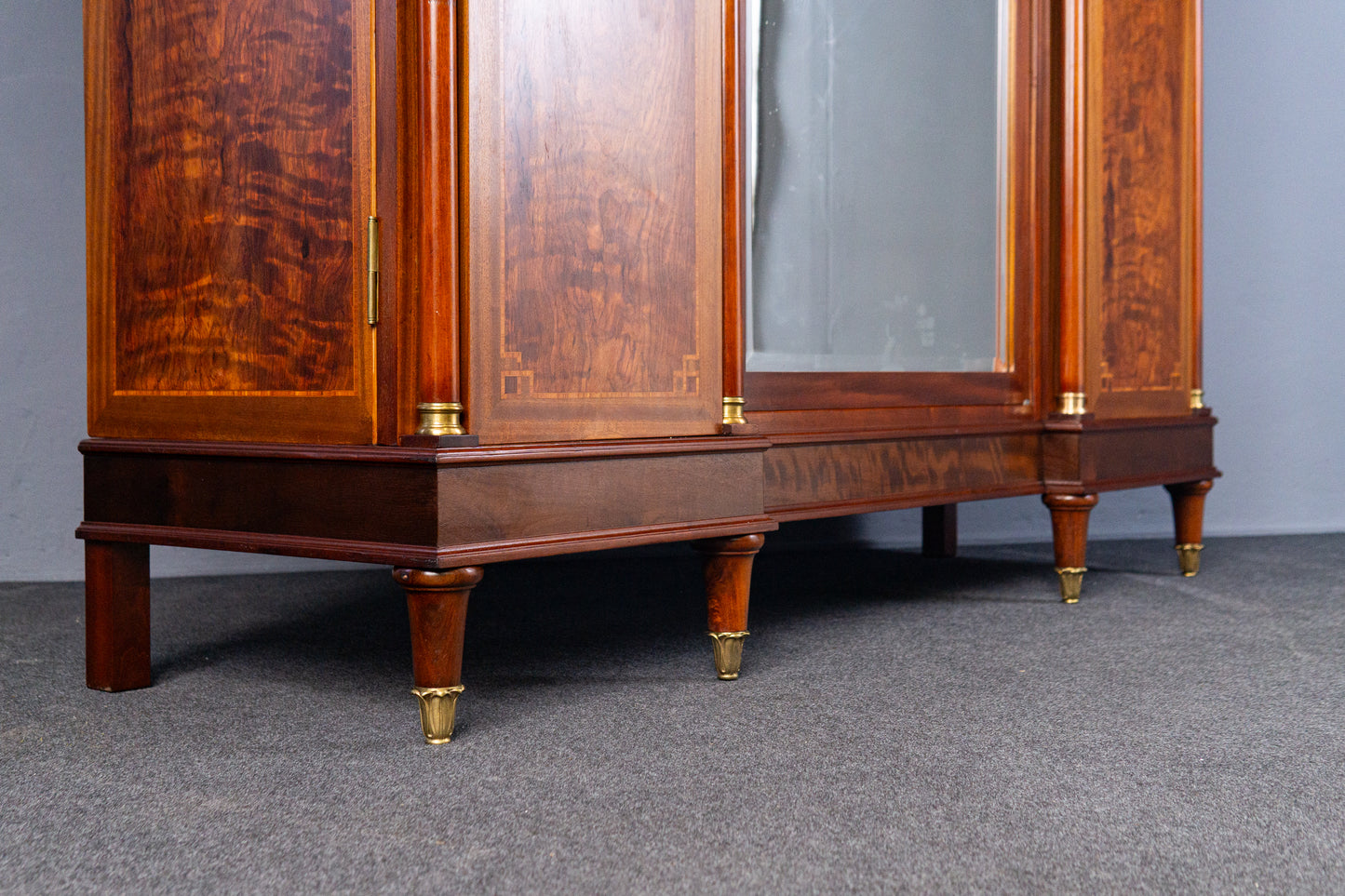 großer Neo Empire Schrank Regal Kommode Garderobe Antik MÖBLINGER 2411_1801