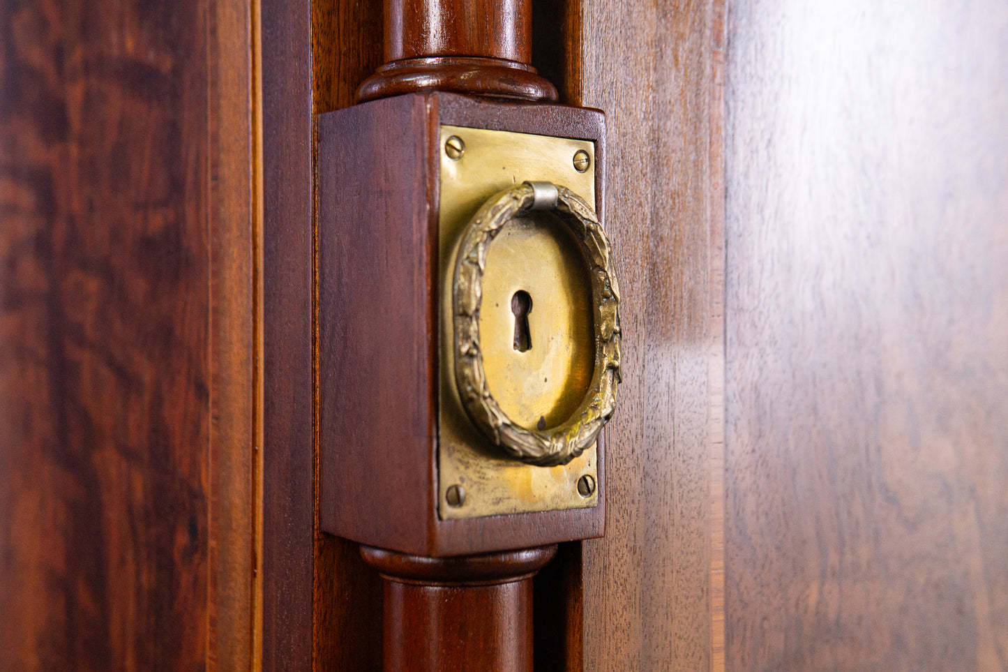 großer Neo Empire Schrank Regal Kommode Garderobe Antik MÖBLINGER 2411_1801