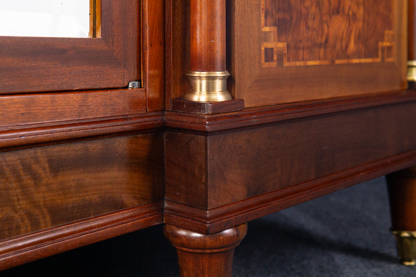 großer Neo Empire Schrank Regal Kommode Garderobe Antik MÖBLINGER 2411_1801