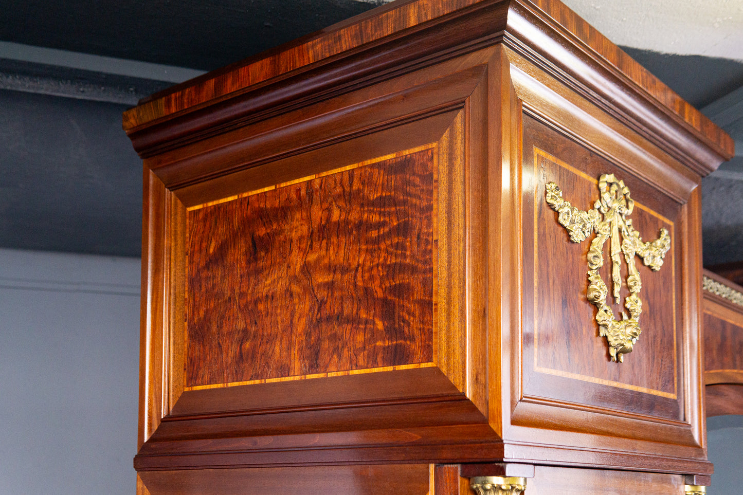 großer Neo Empire Schrank Regal Kommode Garderobe Antik MÖBLINGER 2411_1801