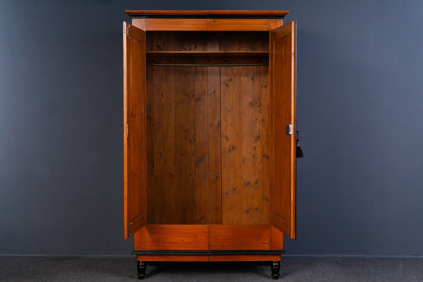 Kleider Schrank Garderobe Kommode Regal Vintage Alt Antik 2312_1405