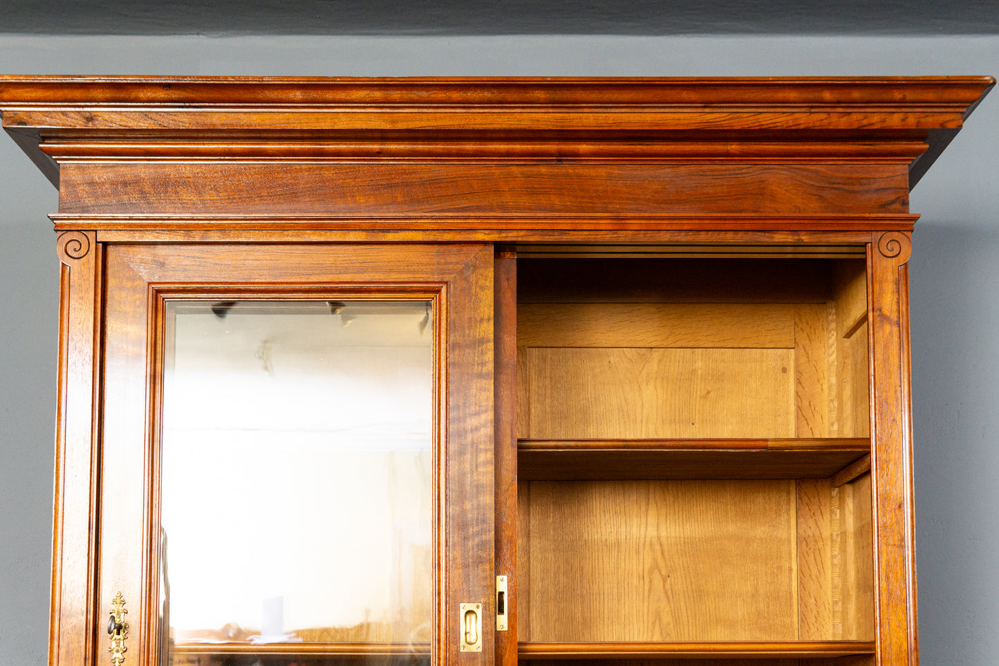 rest. Bücherschrank Vitrine Regal Buffet Schrank Antik MÖBLINGER 2411_1911