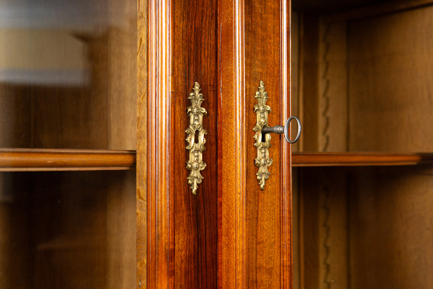 rest. Bücherschrank Vitrine Regal Buffet Schrank Antik MÖBLINGER 2411_1911