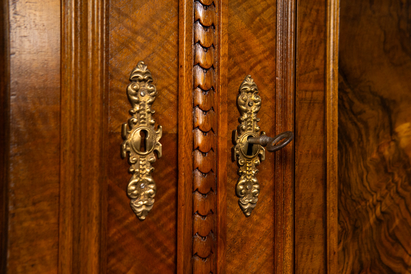 rest. Bücherschrank Vitrine Regal Buffet Schrank Antik MÖBLINGER 2411_2013