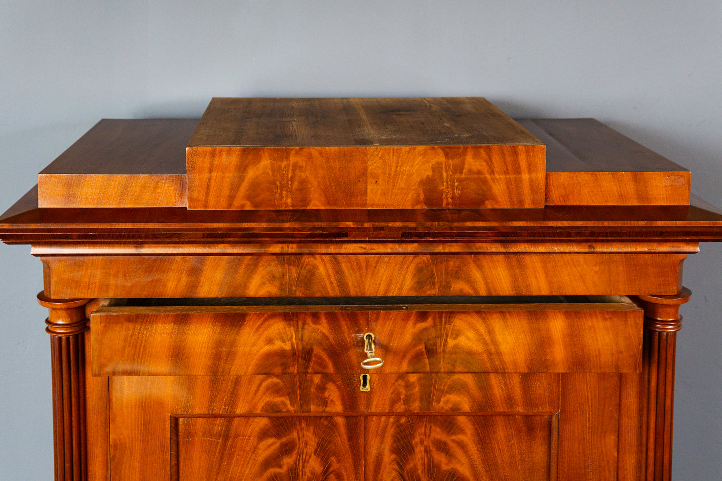Sekretär Schreibtisch Büro Desk Schrank Regal Antik Alt MÖBLINGER 2411_2607