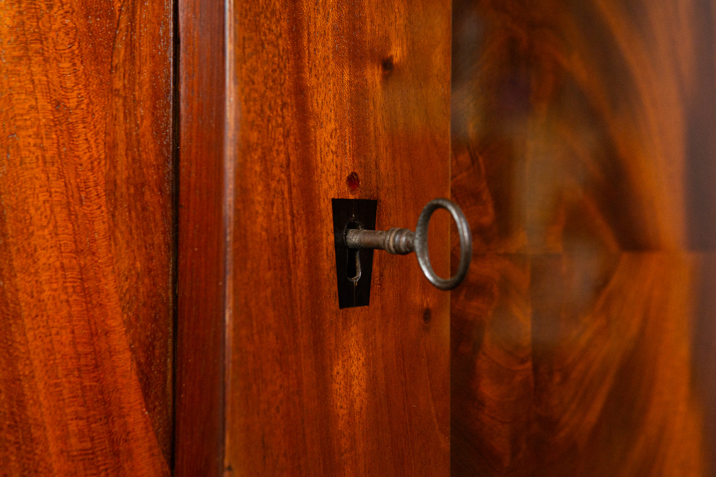 Biedermeier Eckschrank Regal Kommode Schrank Antik Alt MÖBLINGER 2411_2609