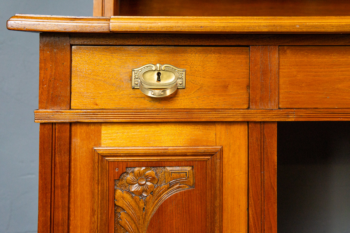restaur. Schreibtisch Sekretär Büro Tisch Schrank Antik MÖBLINGER 2411_2708