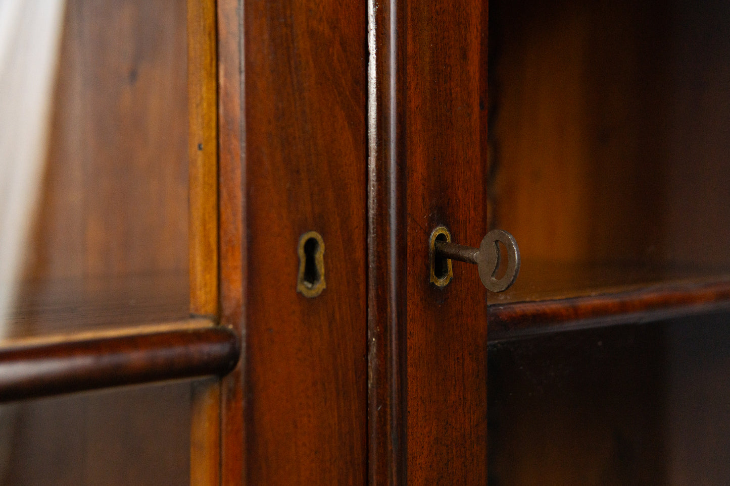 Biedermeier Vitrine Bücherschrank Regal Kommode Antik Alt MÖBLINGER 2412_0202