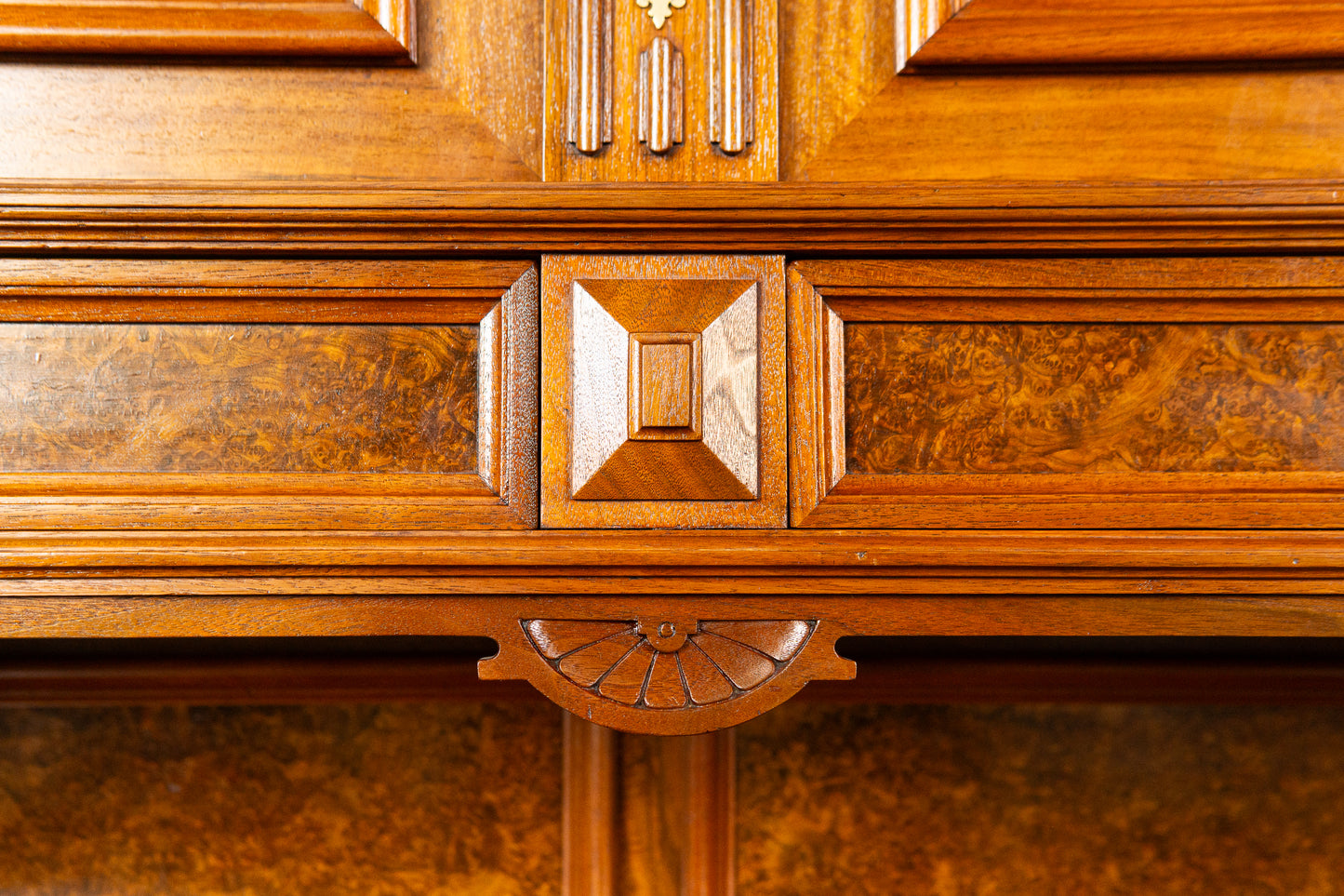 Groschkus Gründerzeit Antik Buffet Alt Schrank Anrichte MÖBLINGER 2412_0303