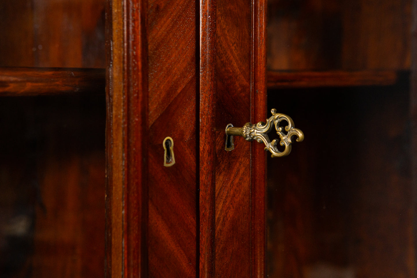 restaur. Vitrine Bücherschrank Antik Schrank Regal Alt MÖBLINGER 2412_0413