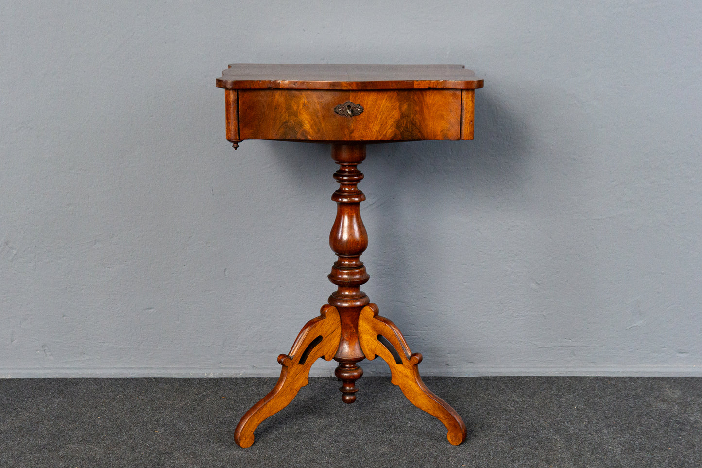 Beistelltisch Nähtisch Tisch Regal Kommode Vintage Alt MÖBLINGER 2412_0501