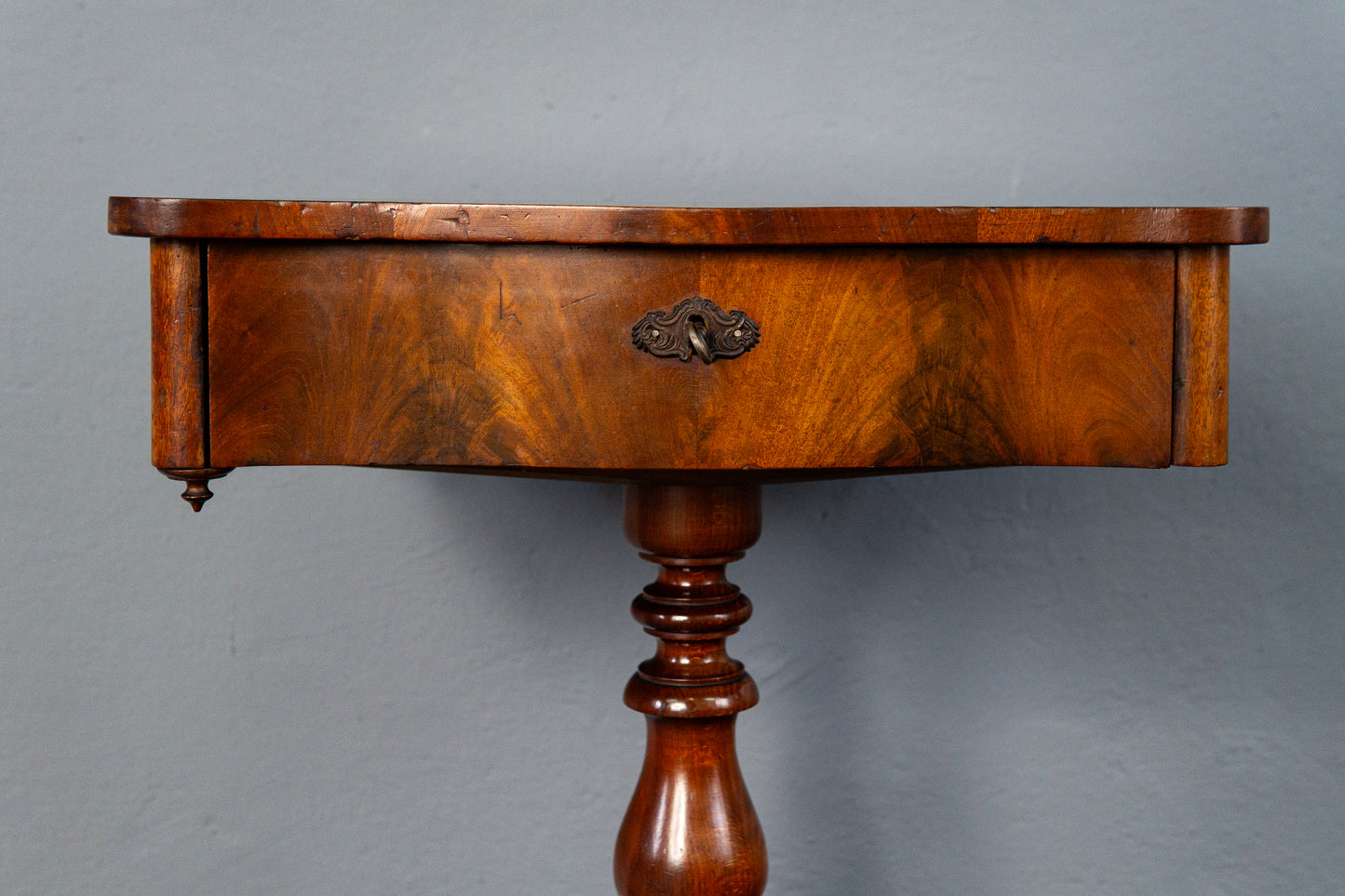Beistelltisch Nähtisch Tisch Regal Kommode Vintage Alt MÖBLINGER 2412_0501