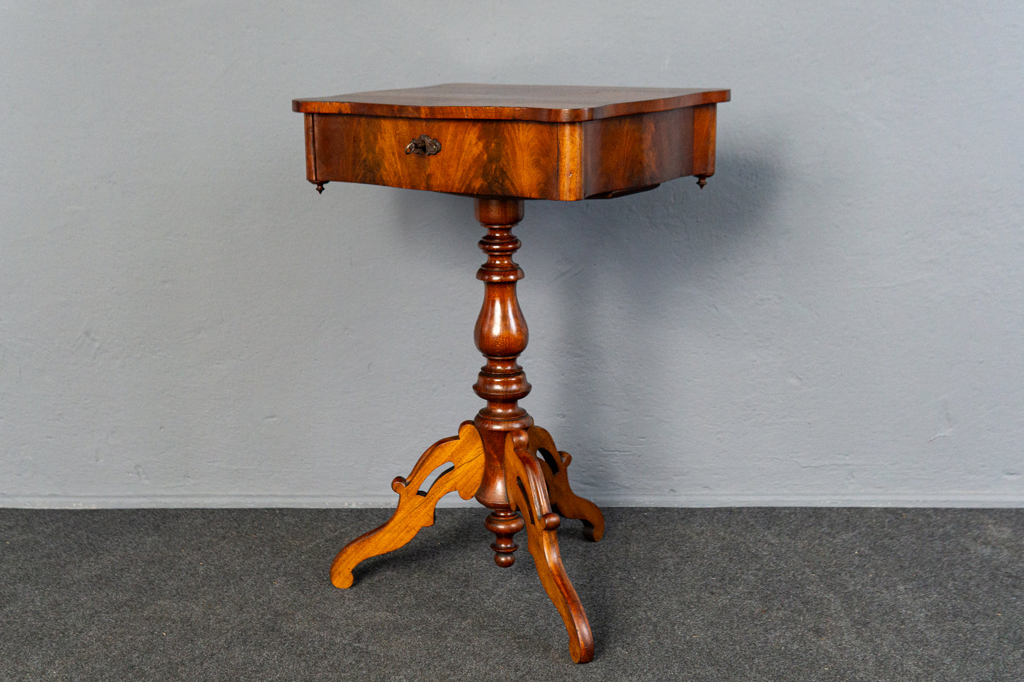 Beistelltisch Nähtisch Tisch Regal Kommode Vintage Alt MÖBLINGER 2412_0501