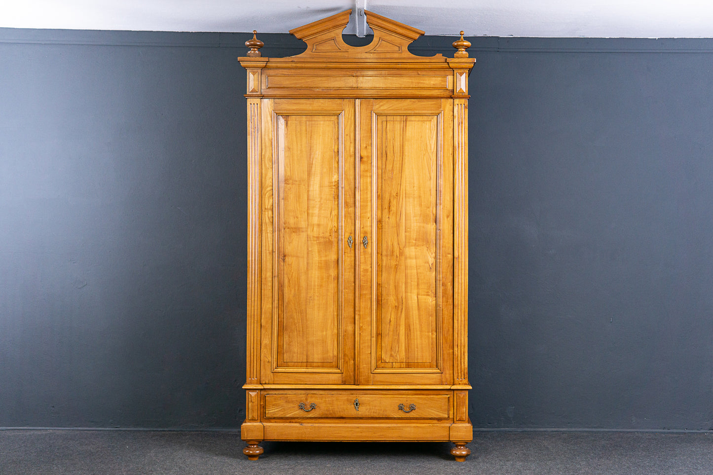 Kleiderschrank Schrank Regal Kommode Garderobe Alt Antik 2304_0505