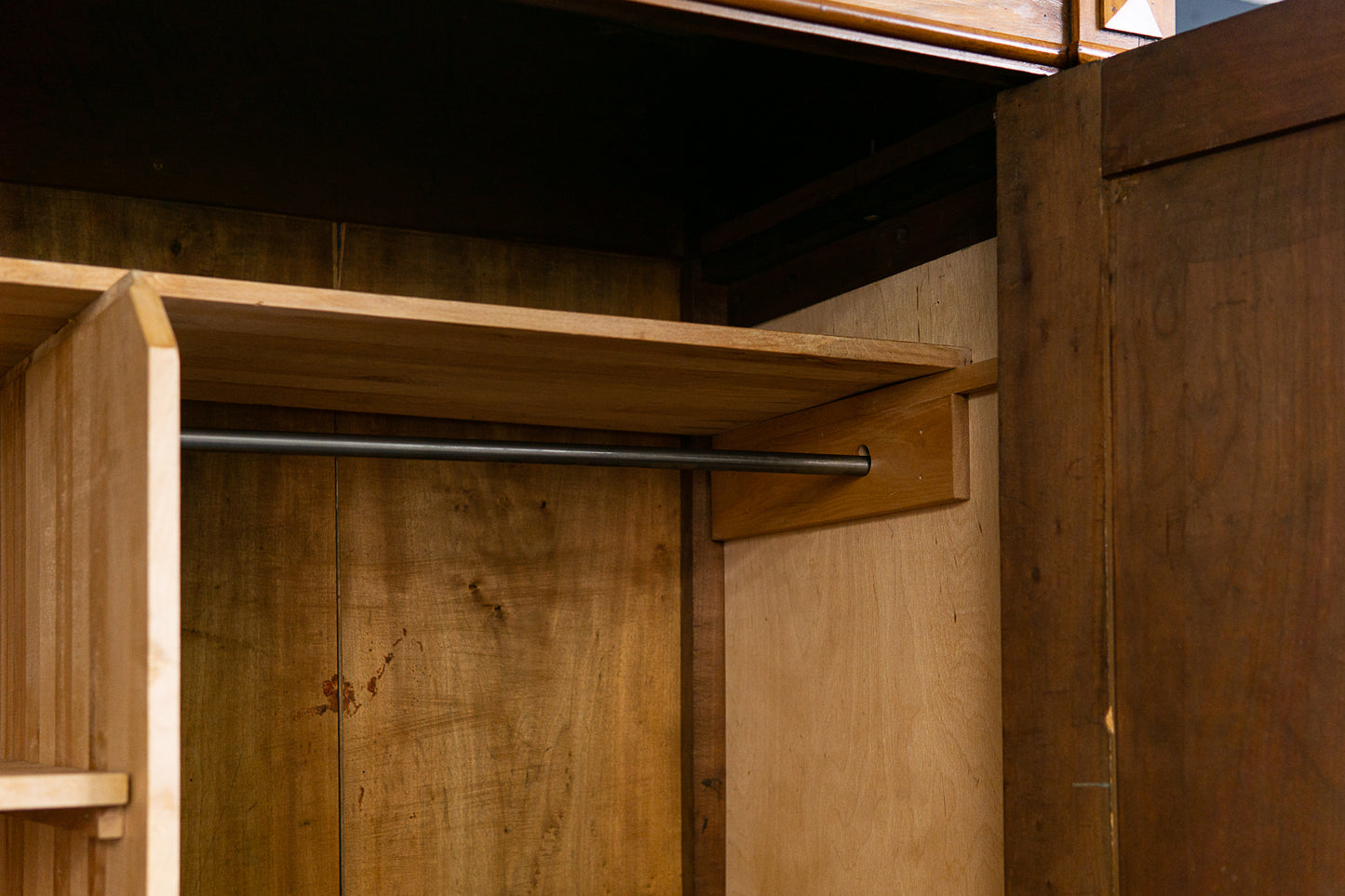 Kleiderschrank Schrank Regal Kommode Garderobe Alt Antik 2304_0505
