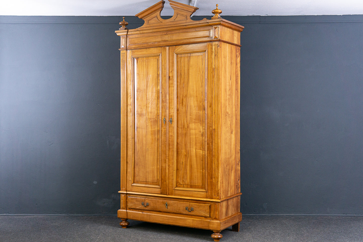 Kleiderschrank Schrank Regal Kommode Garderobe Alt Antik 2304_0505