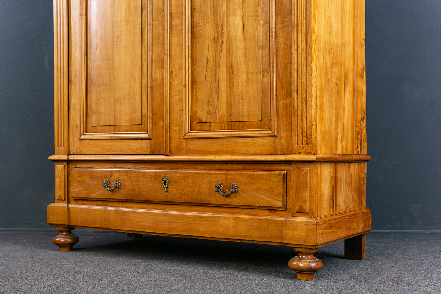 Kleiderschrank Schrank Regal Kommode Garderobe Alt Antik 2304_0505