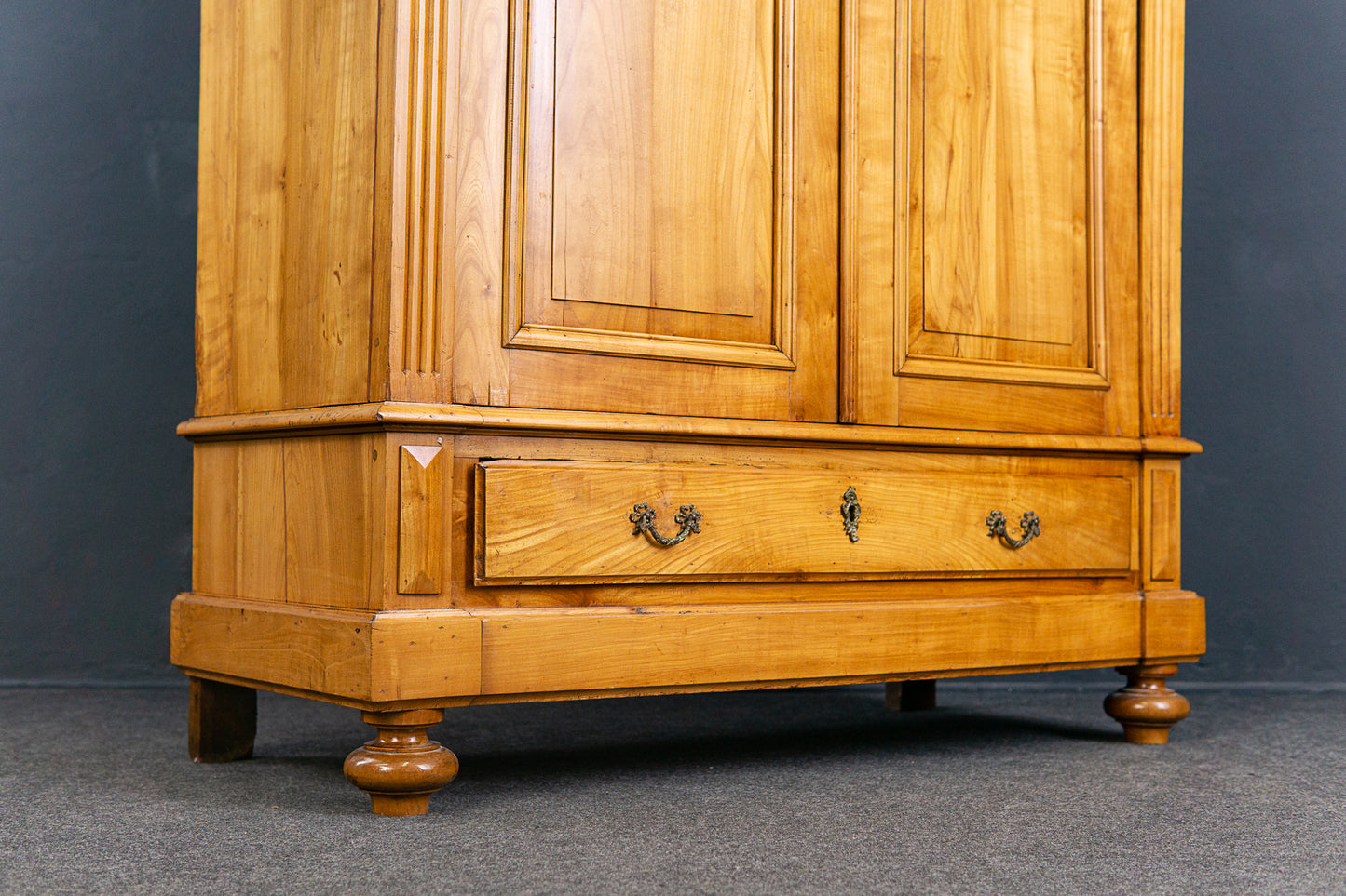 Kleiderschrank Schrank Regal Kommode Garderobe Alt Antik 2304_0505