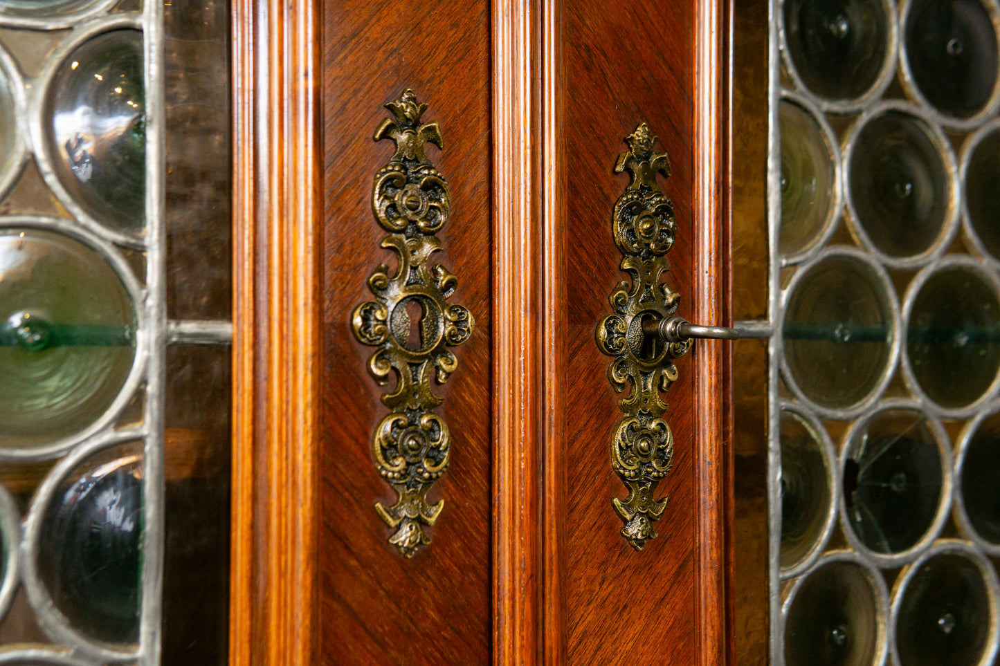 Antik Bank Bücherschrank Schrank Vitrine Vintage Regal MÖBLINGER 2412_1805