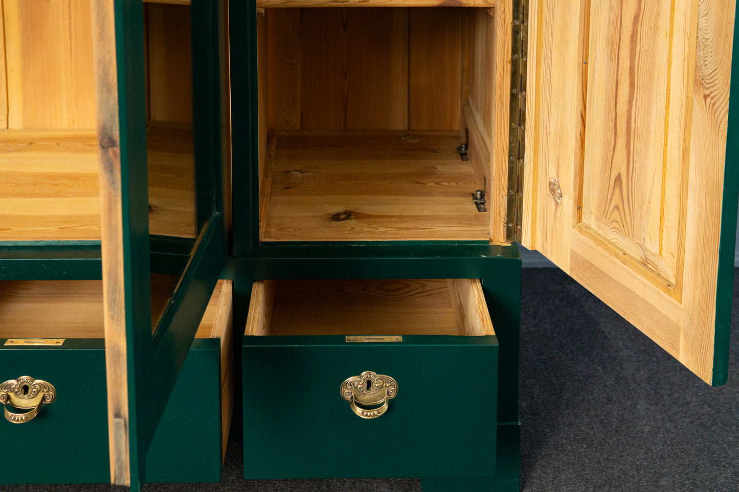 aufgearb. Schrank Vintage Garderobe Kommode Regal Antik MÖBLINGER 2412_2305