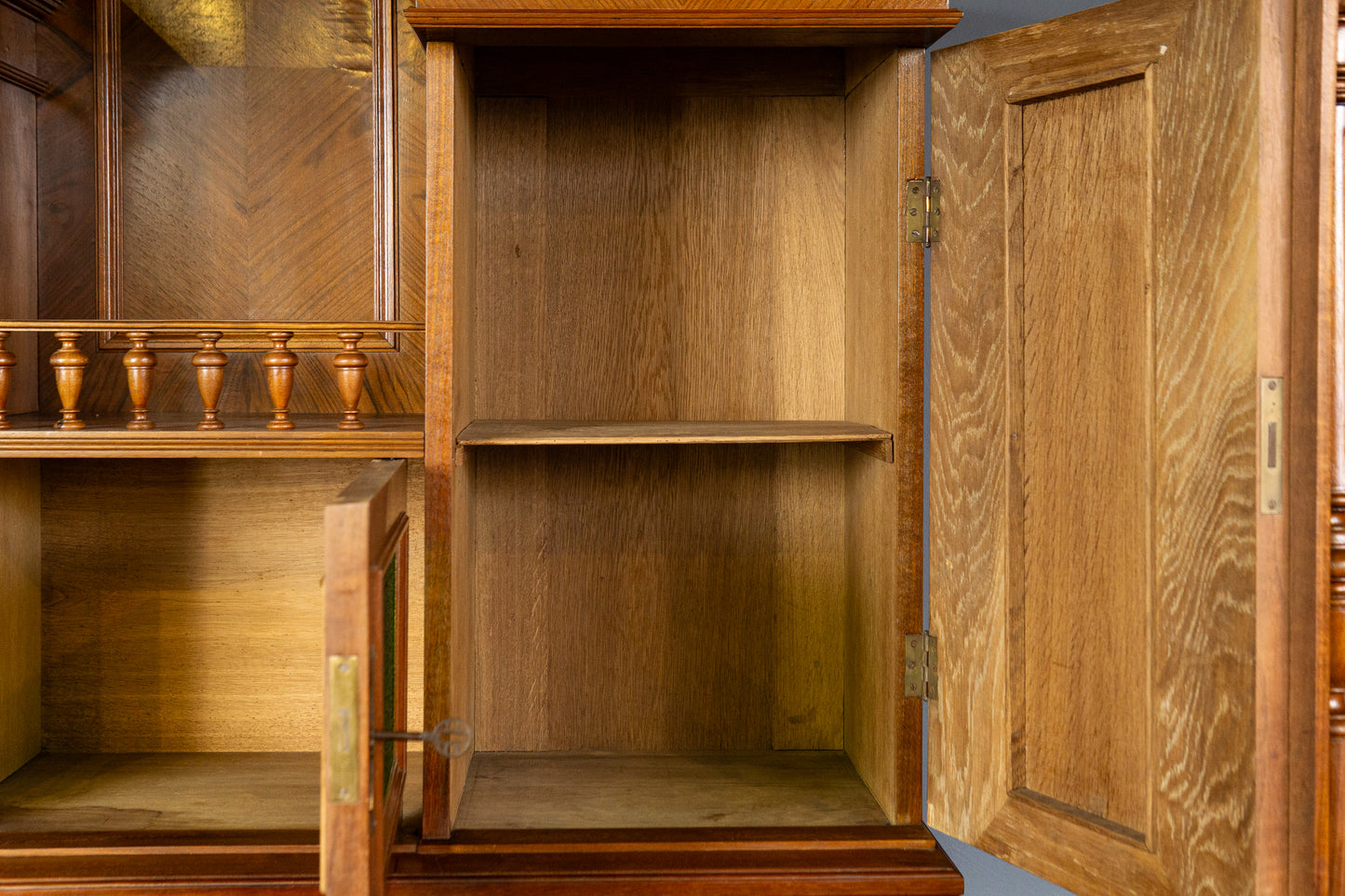 restau. Antik Buffet Anrichte Schrank Regal Alt Kommode MÖBLINGER 2501_1603
