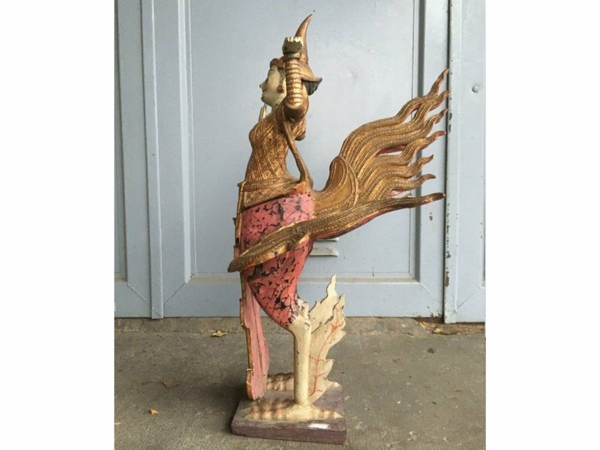 Große Holzskulptur Phra Khrut Pha vergoldet alt antik 48