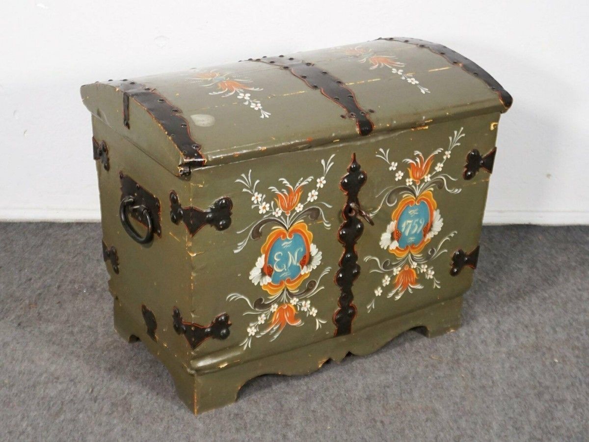 Runddeckel-Truhe Barock 1759 Kiste Kommode Alt Antik MÖBLINGER 2000-0059