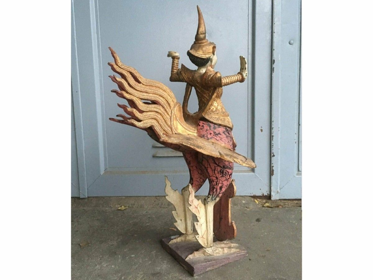Große Holzskulptur Phra Khrut Pha vergoldet alt antik 48